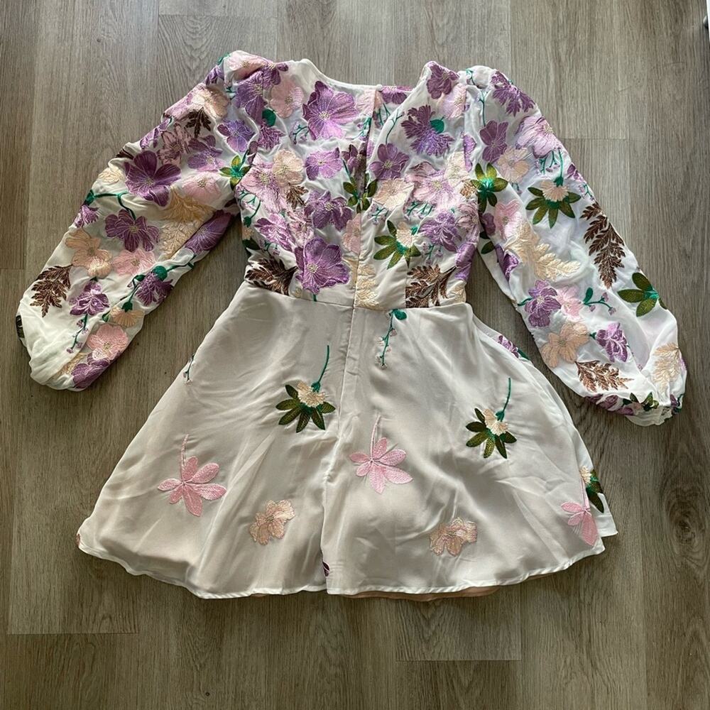 elliatt venetian floral embroidered long sleeve fit & flare mini dress small - Picture 4 of 7